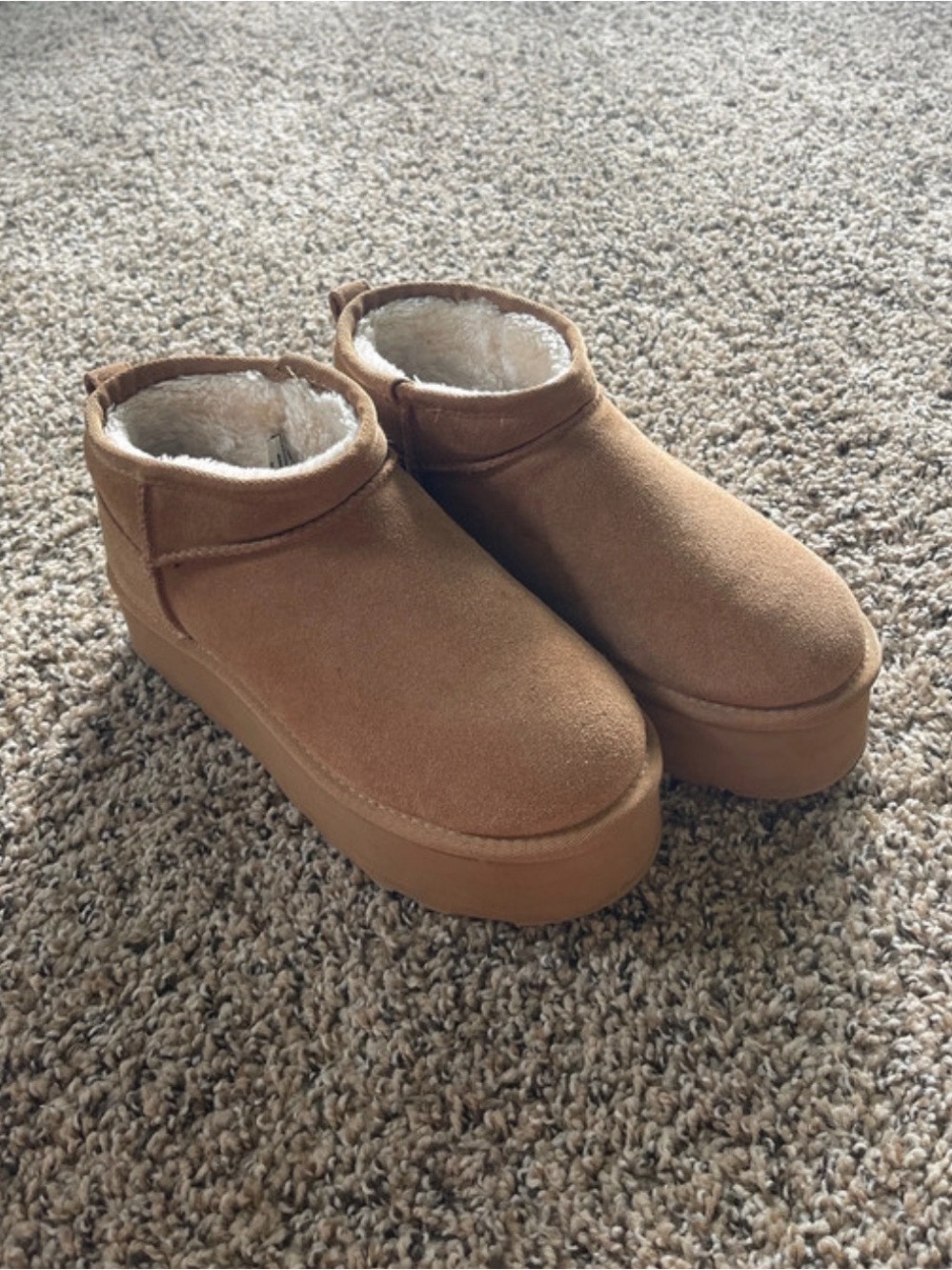Cushionaire | Platform Winter Boots | 8.5